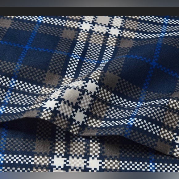 Room Essentials Navy and Gray Plaid Microfiber Sheet Set
Size Twin 
New - Picture 5 of 9